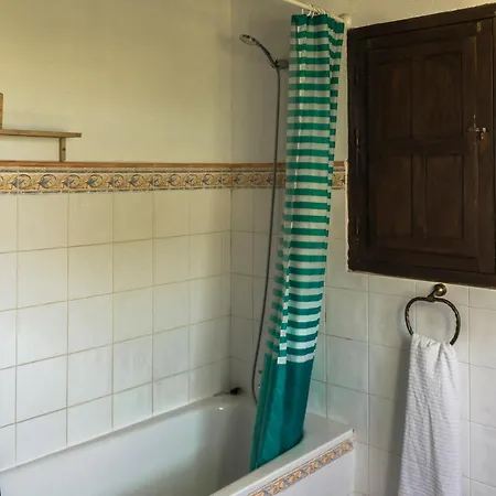 Winehouse With Big Pool, Bbq, Wifi, Close To Malaga Holiday home