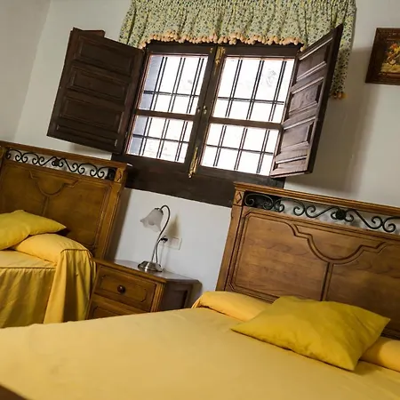 Winehouse With Big Pool, Bbq, Wifi, Close To Malaga